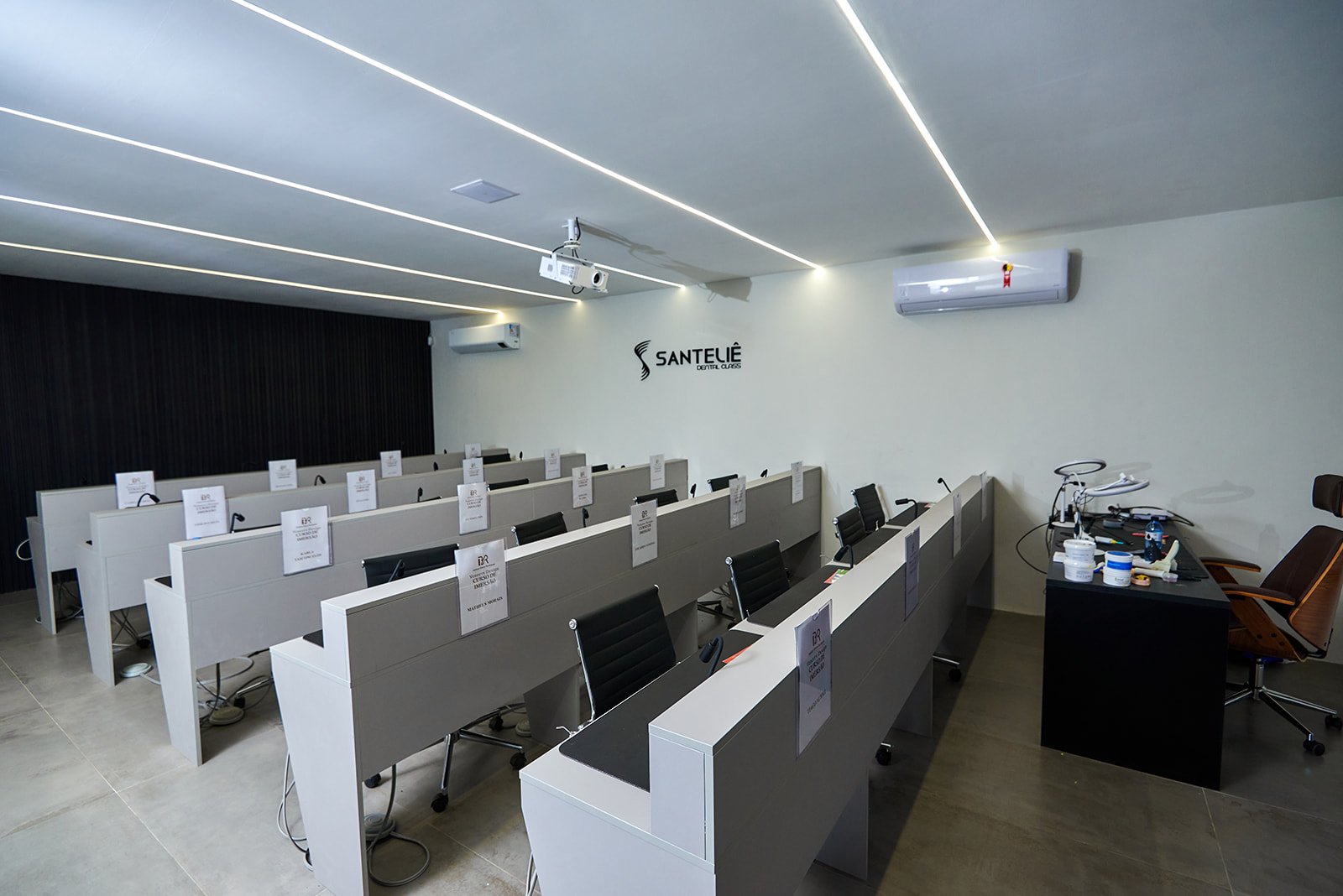 Visão aproximada do espaço de aula.